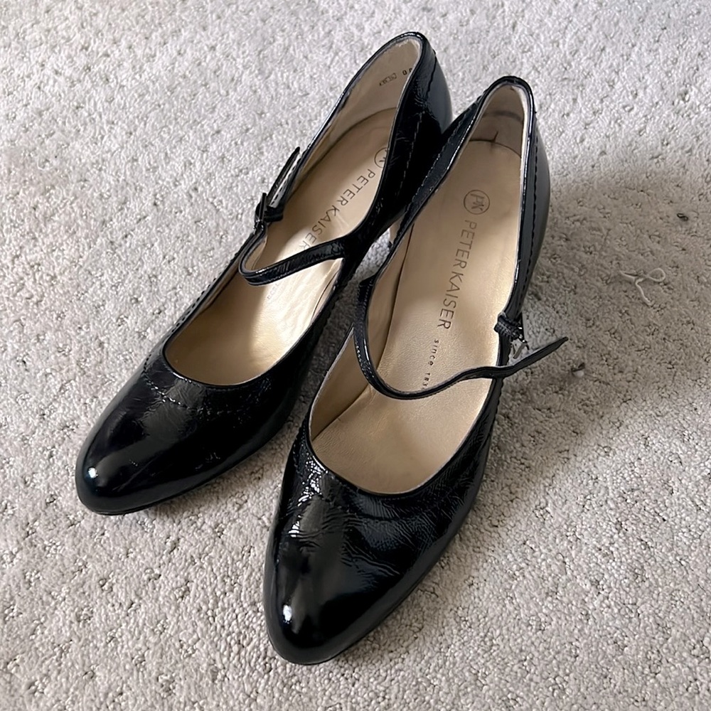 Peter Kaiser Patent Mary Jane heels Sz 7.5